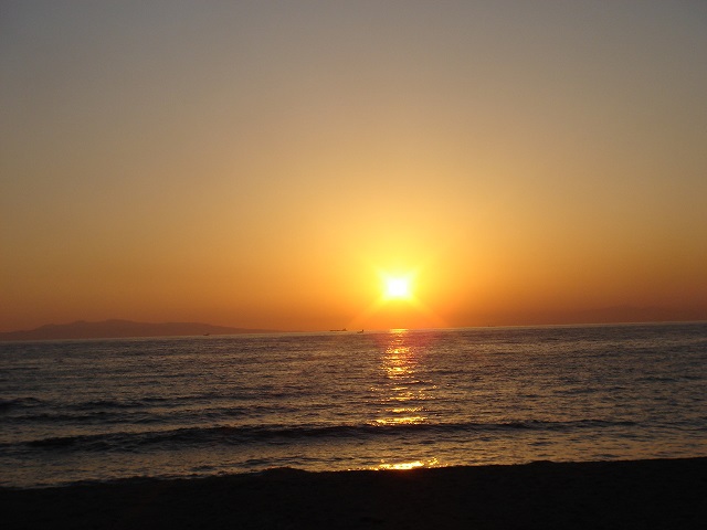 布良海岸からの美しい夕日