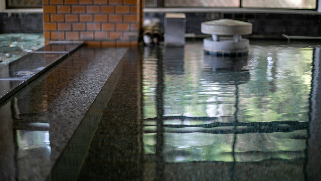 男湯「清泉」自家源泉から湧き出た天然温泉をお愉しみください