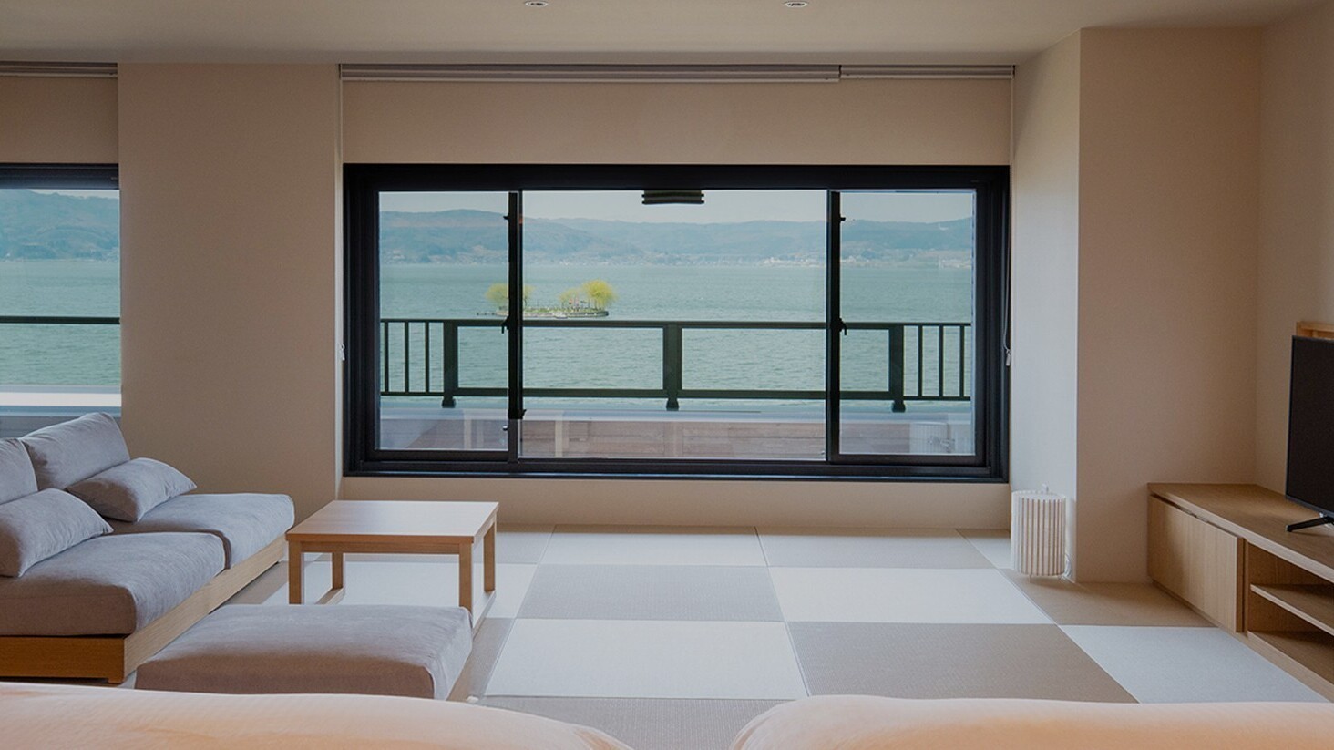 2025NEW【湖正面・レイクビュー】温泉付(白の湯)モダン和洋室