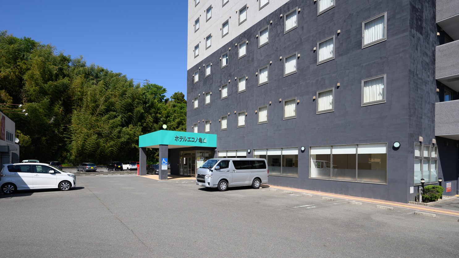 【駐車場】平面駐車場（無料・先着順）