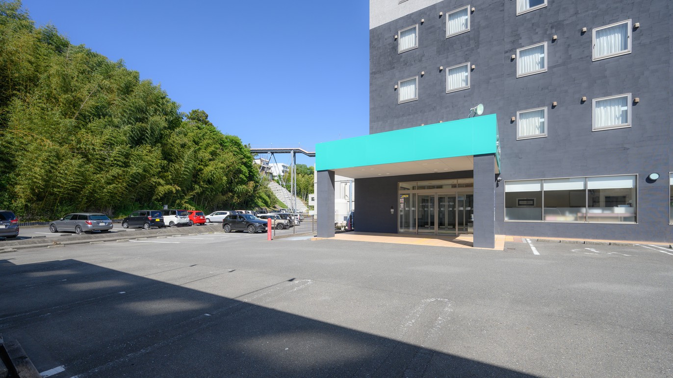 【駐車場】平面駐車場（無料・先着順）