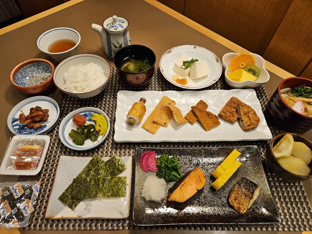 朝食バイキング和食