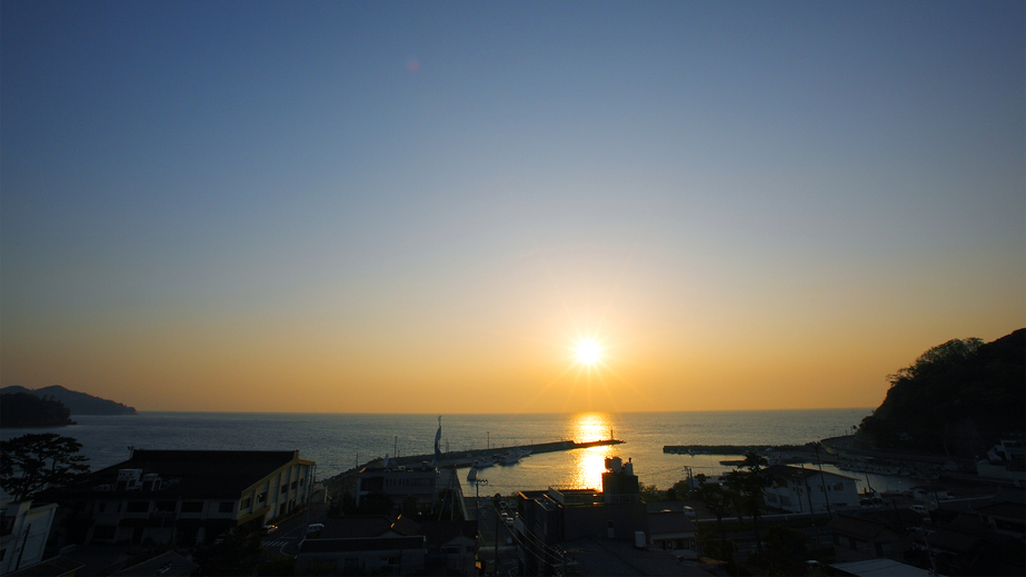 夏の土肥漁港