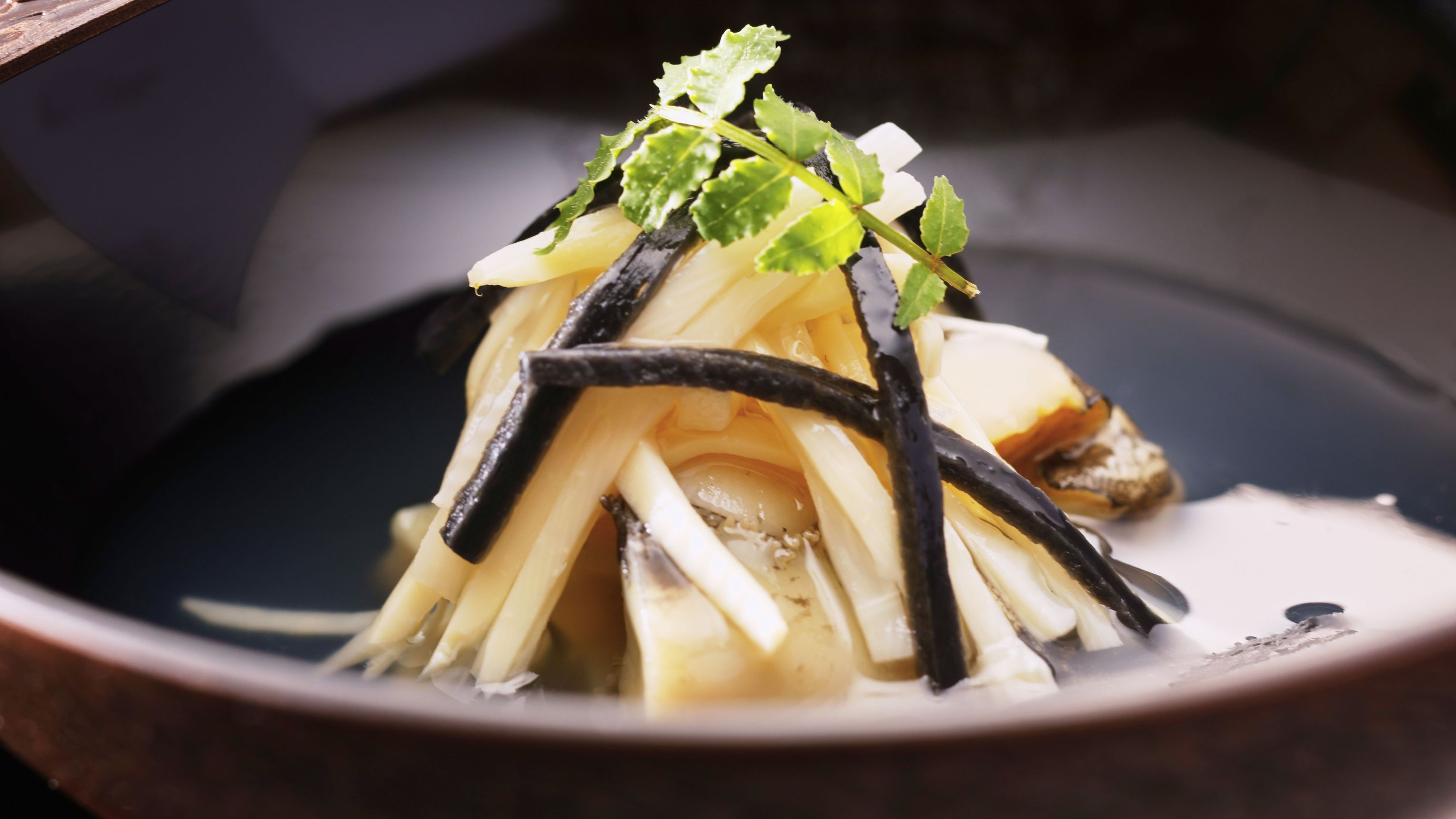 【ご夕食】熊野絢爛割烹-白龍 極 -／筍素麺と鮑の水前寺餡掛け