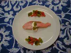 冷製サーモンサワークリーム添え