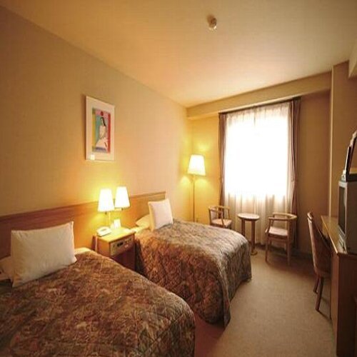 TWIN ROOM 
