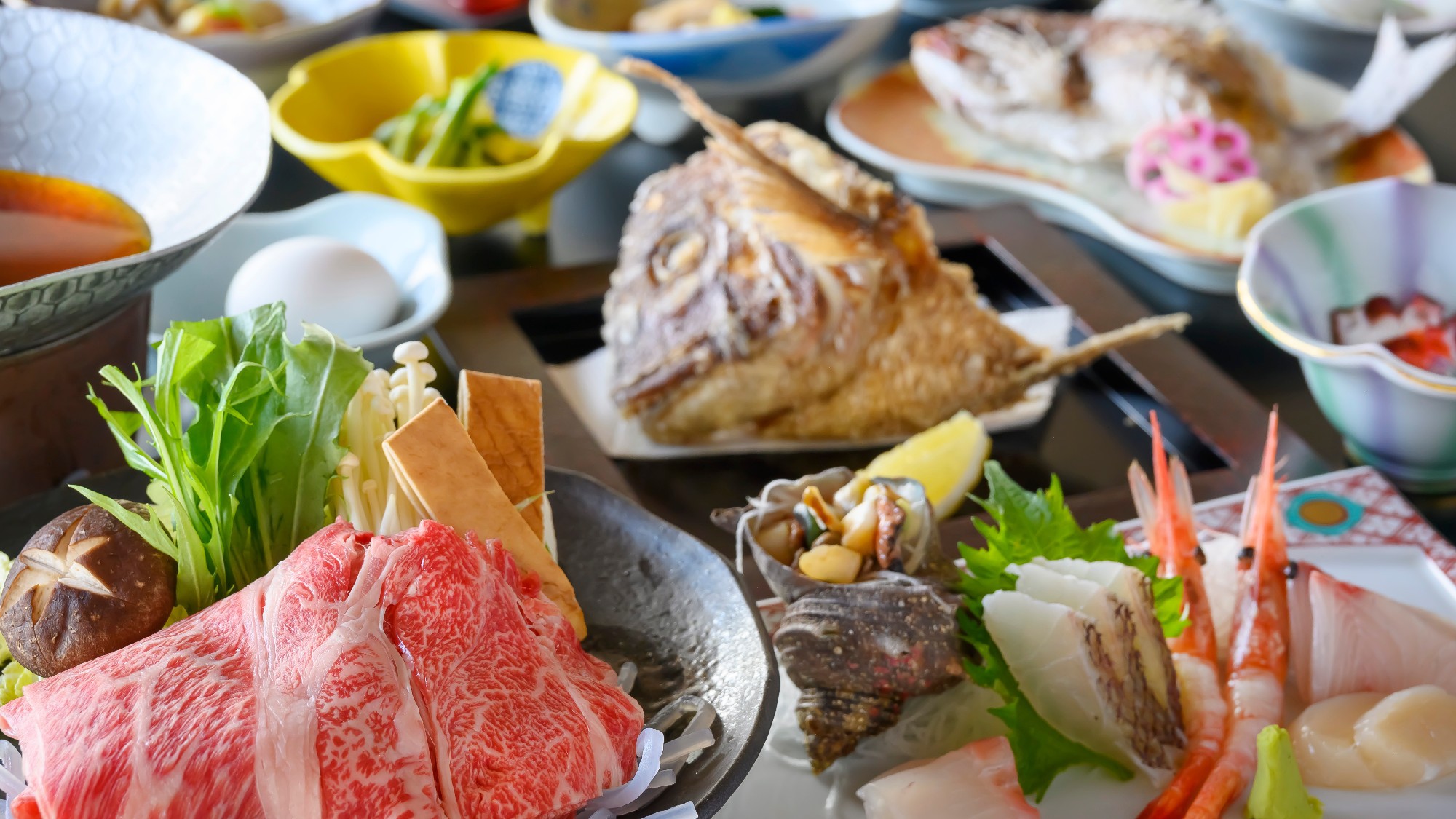 【牛すき鍋コース】醤油の香りが食欲をそそる牛好き鍋の他、当館ならではの海鮮料理がたっぷり！