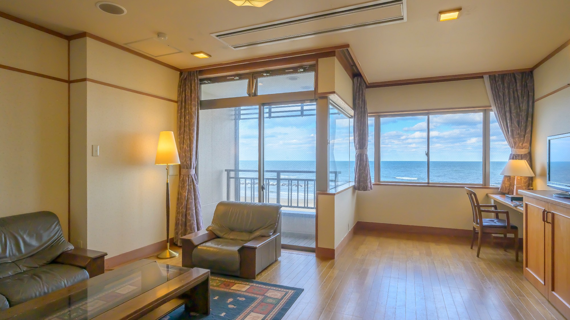 【温泉露天風呂付き離れ】霽海-seikai-メゾネットタイプのお部屋はまるで、洋別荘のような空間です