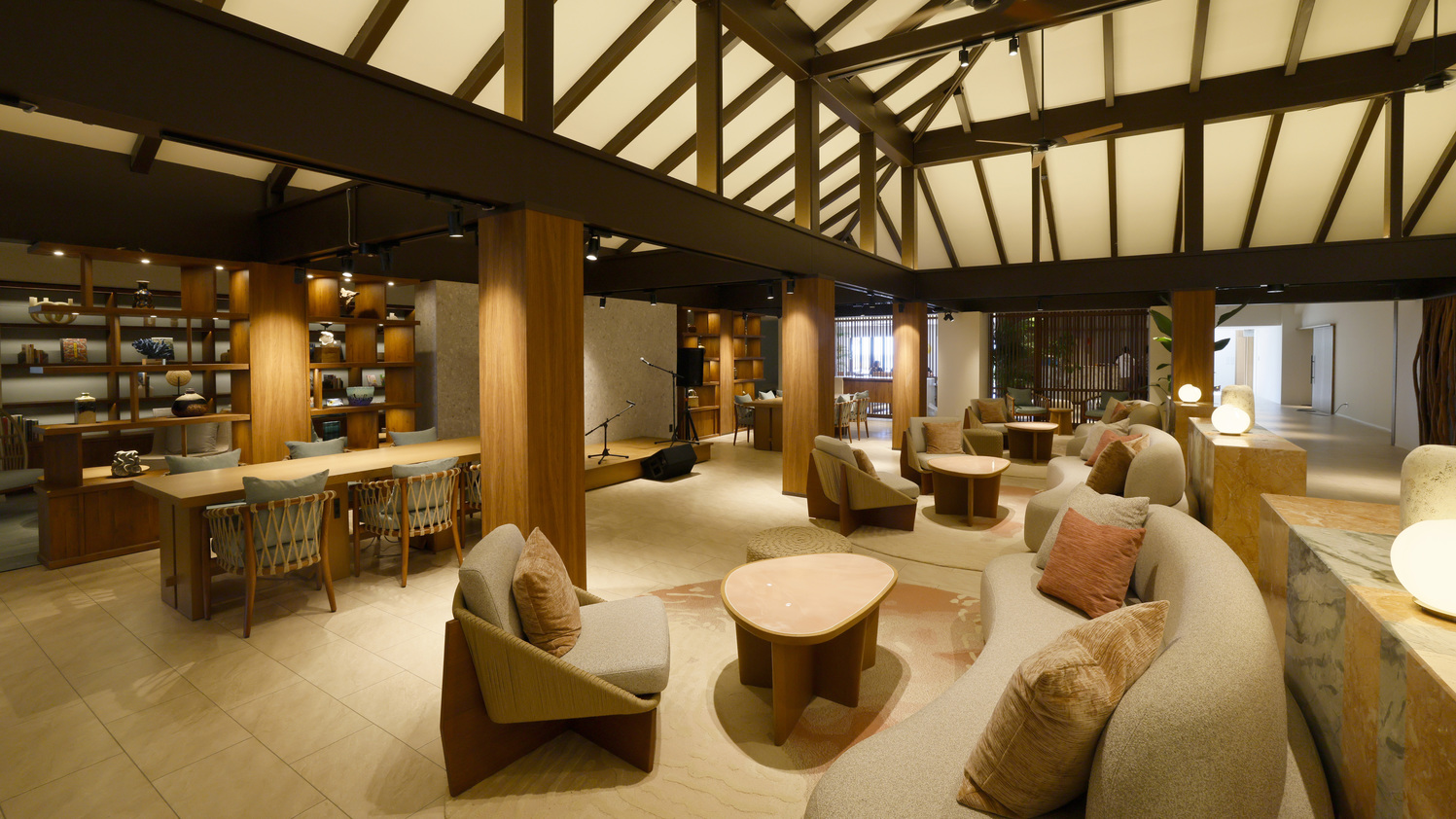 ライブラリーラウンジ