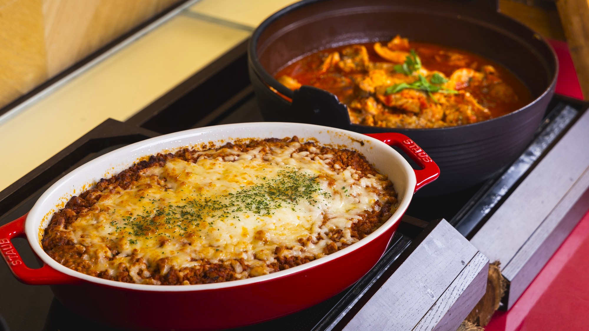 【朝食】ドリア・チキンのトマト煮込み