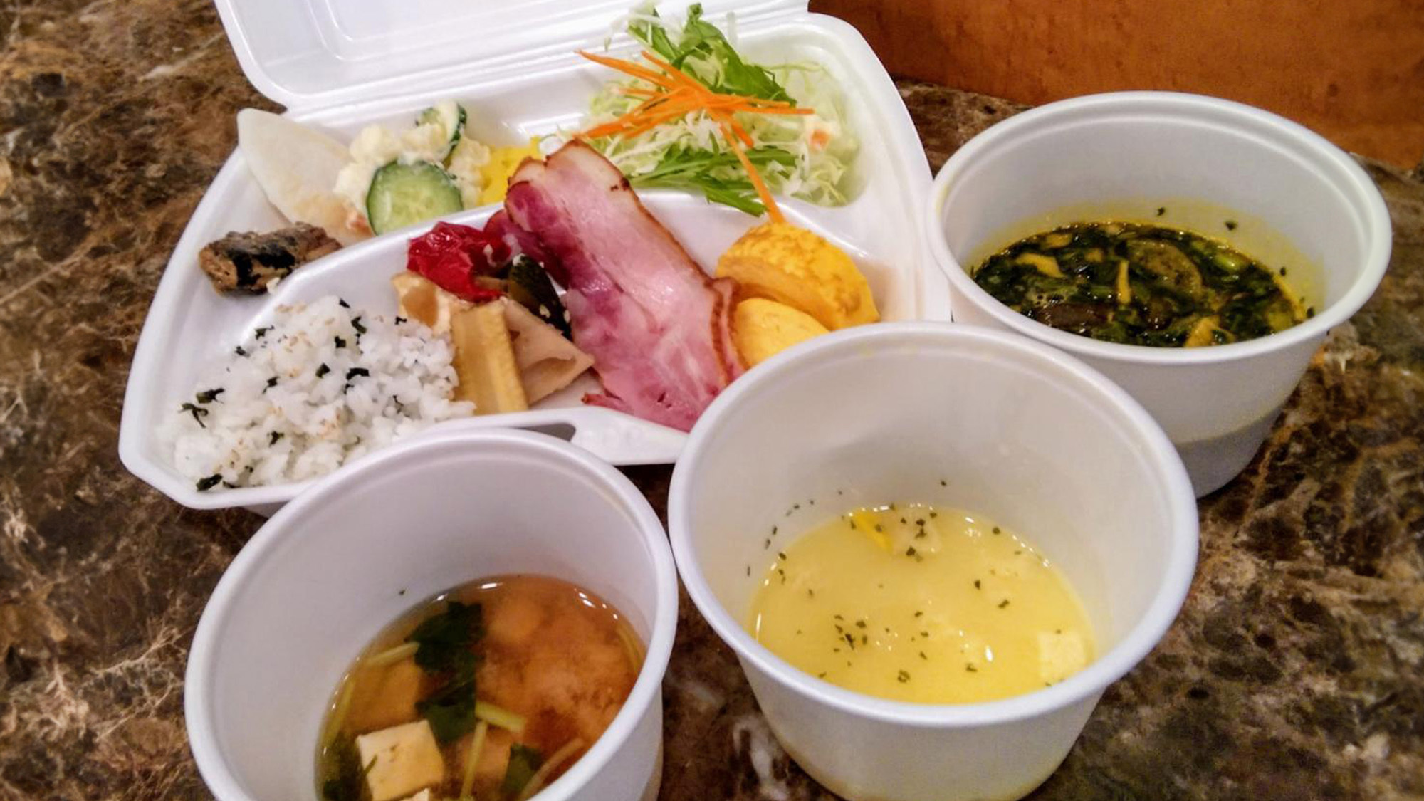朝食