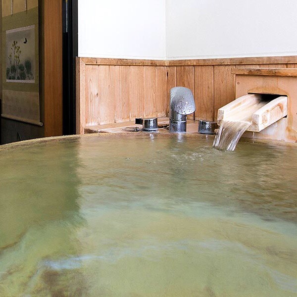 【露付／鄙〜hina〜】高pH温泉が源泉で楽しめる、洋間＋和室8畳のお部屋です。