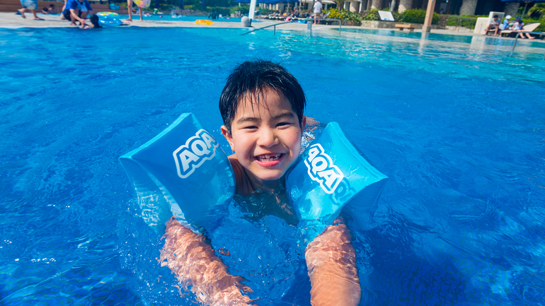【アームヘルパー】小さなお子様でも安心してプールへ入ることができます。ご宿泊者限定