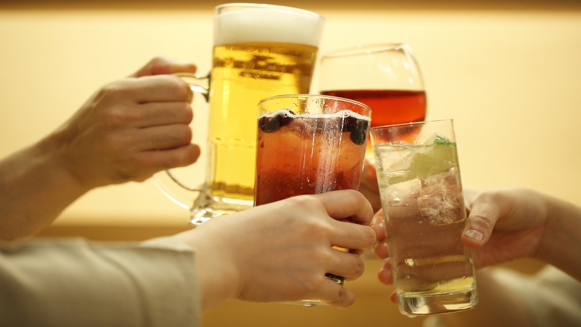 みんなでワイワイ乾杯♪