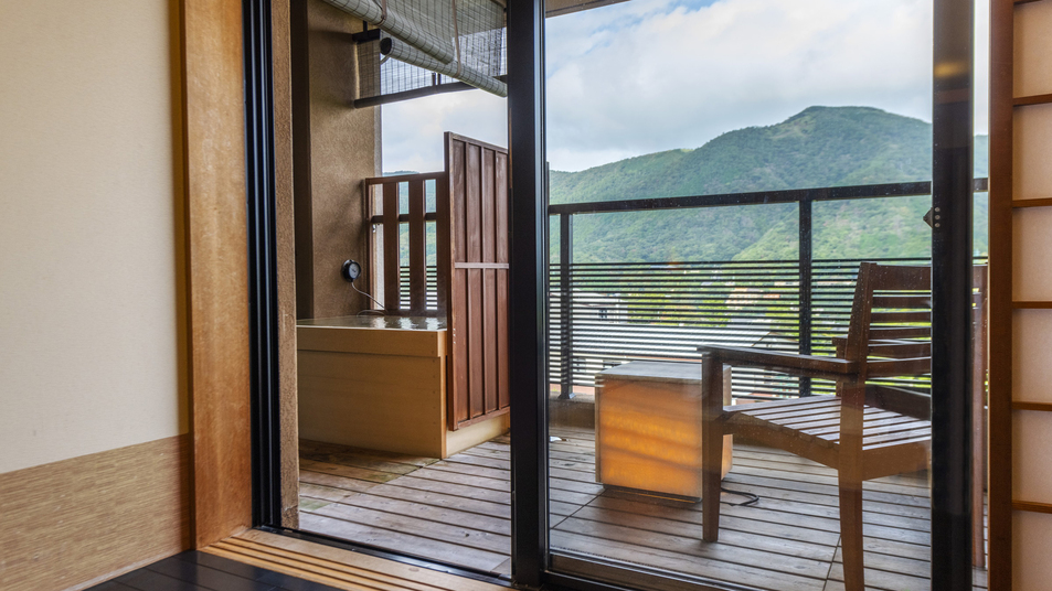 【露天風呂付き和洋室45㎡】全客室に檜の露天風呂完備※客室露天は温泉ではございません