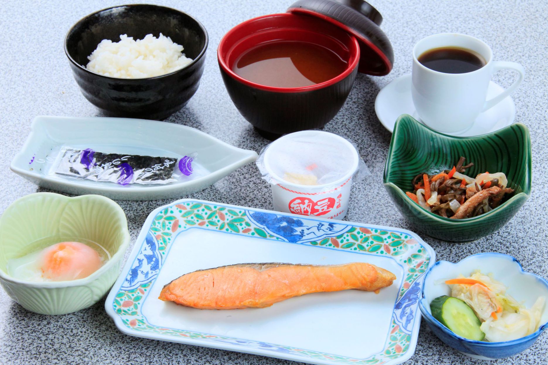 朝食