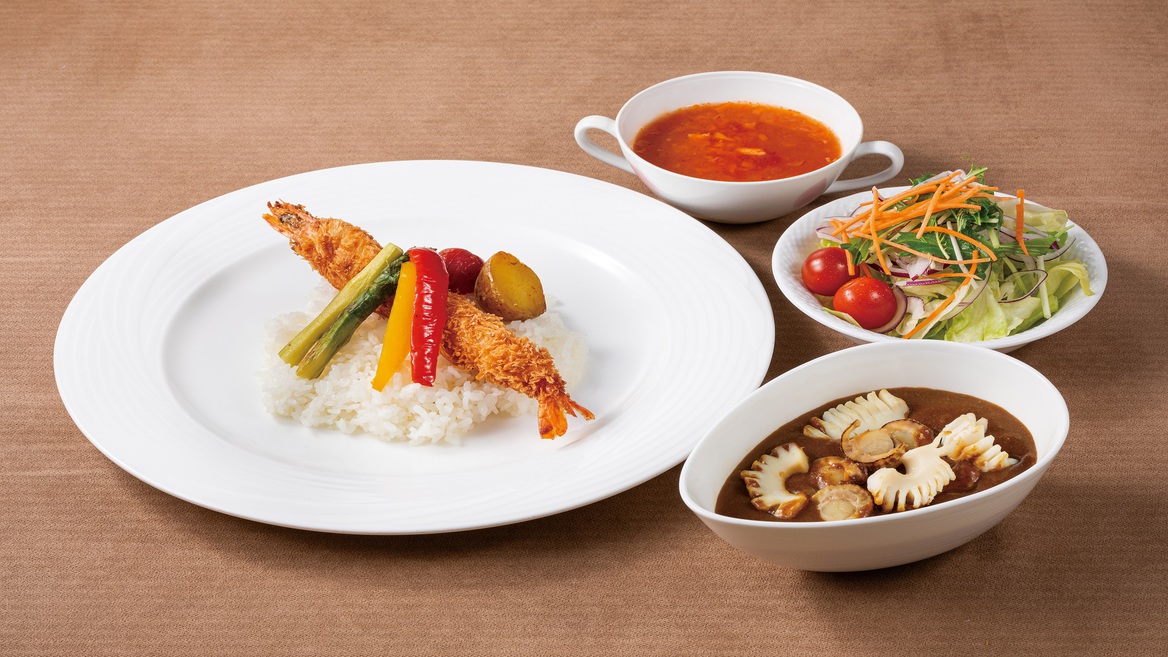 有頭エビフライのシーフードカレー(イメージ)