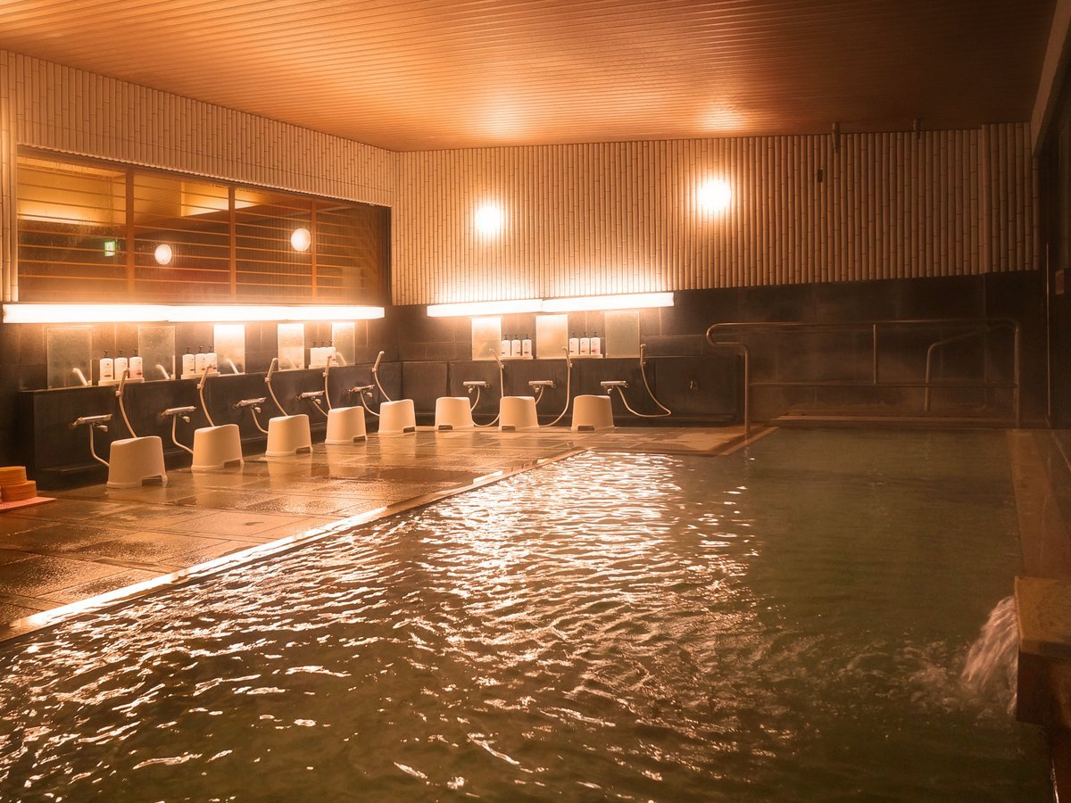 夕暮れの男性風呂