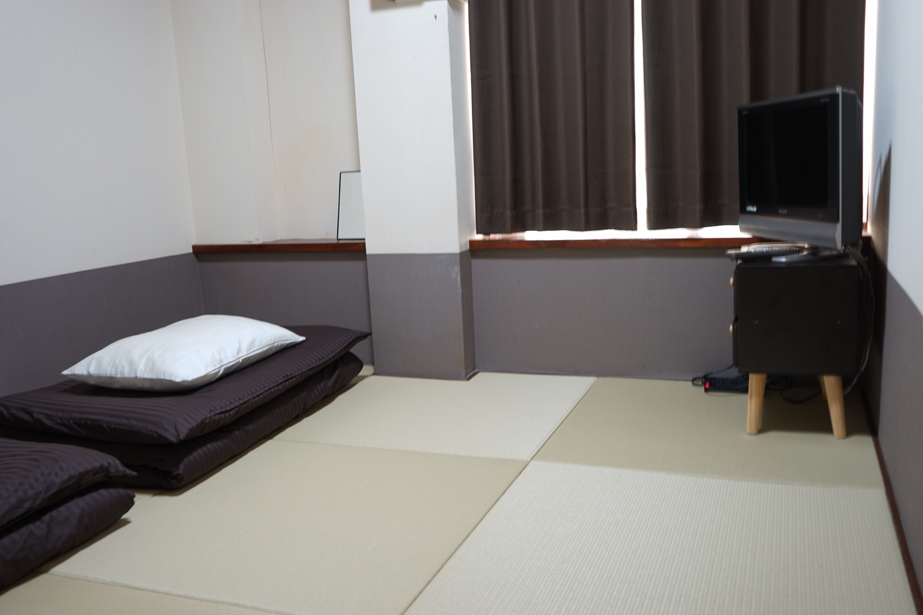 こちらは和紙の琉球畳のツインルームとなります♪
