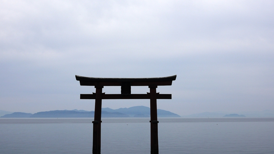 *【白鬚神社】近江最古の大社。琵琶湖に浮かぶ鳥居は、「近江の厳島」と称されています。