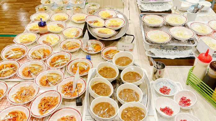 朝食バイキング※感染対策としまして、お一人様ずつ小分けにしてご提供しております。