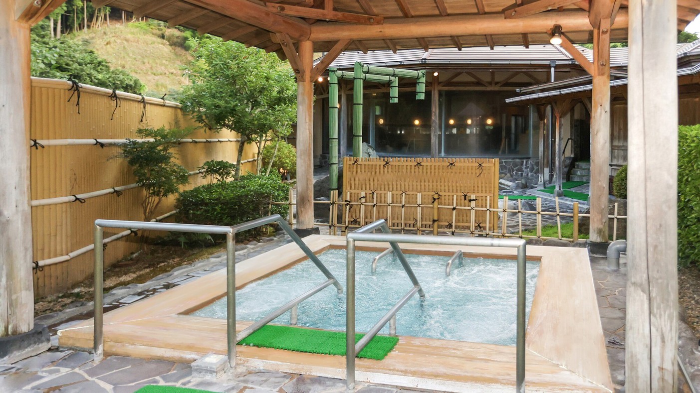 大浴場｜ジャグジー風呂でリフレッシュ