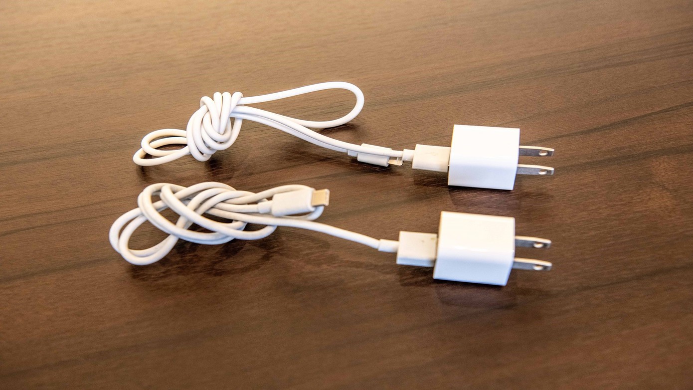 携帯の充電器貸し出し