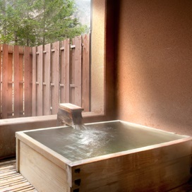 【和風モダン／和室10畳＋広緑】露天風呂はご入浴時間を選ばず、いつでもお気に召すまま。
