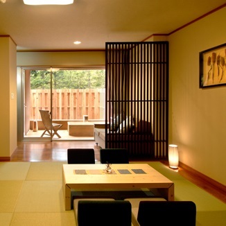 【和風モダン／和室10畳＋広緑】琉球畳を敷き詰めた10畳の和室