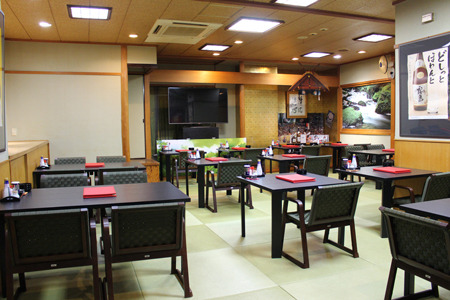 レストラン楽座