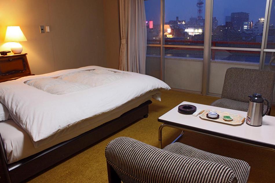 デラックスシングル夜