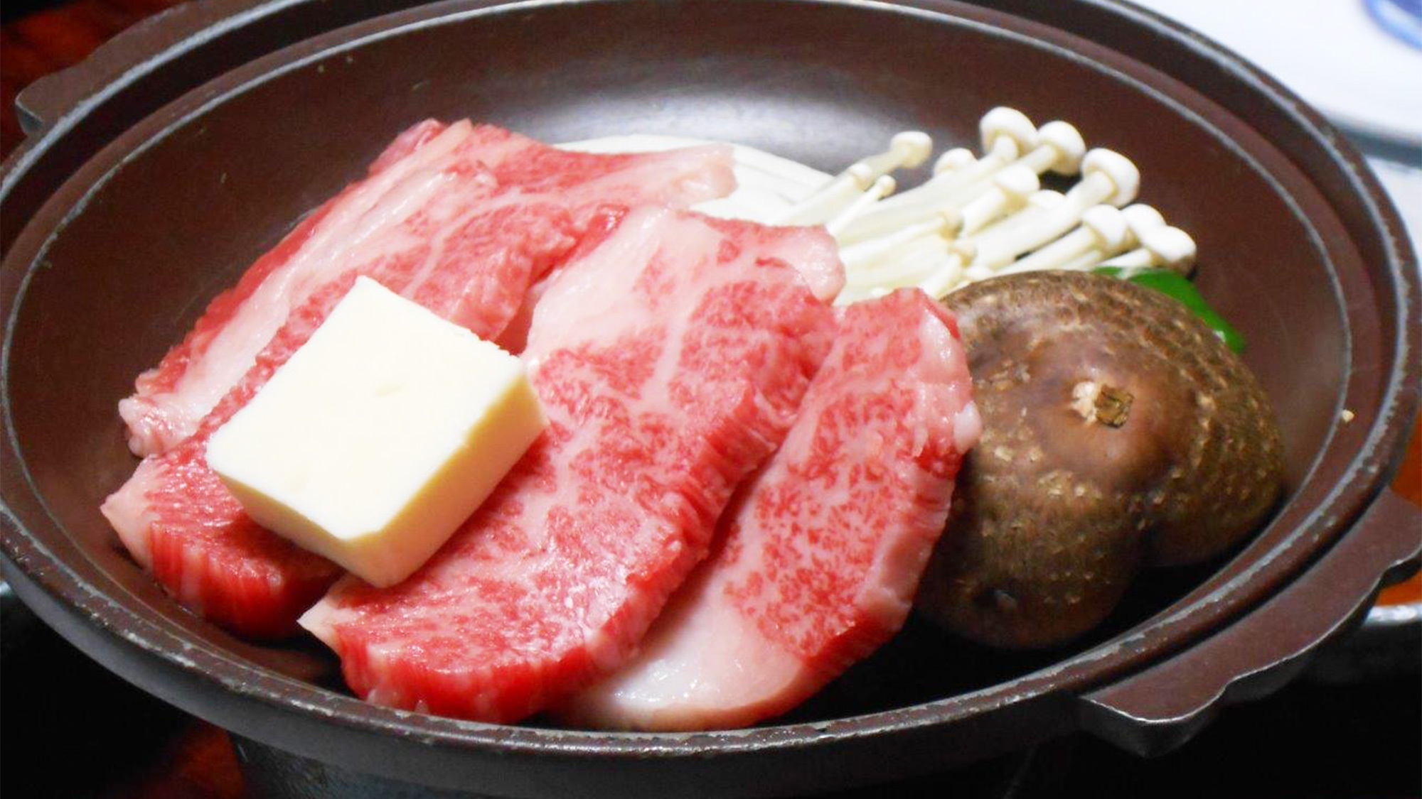*【特選料理】夕食一例《上州牛の陶板焼き》群馬県のブランド「上州牛」の陶板焼き（イメージ）