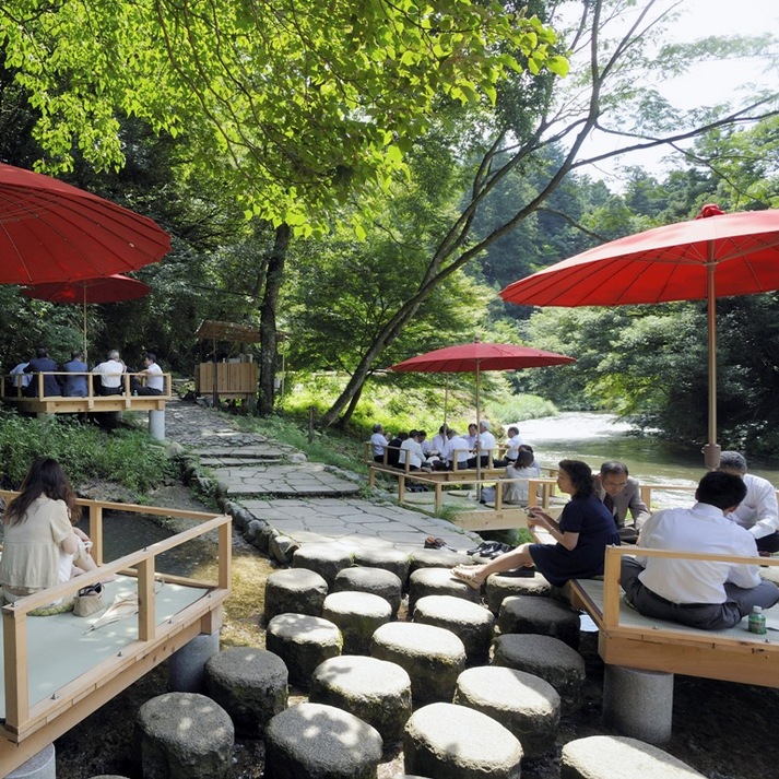 「鶴仙渓川床」