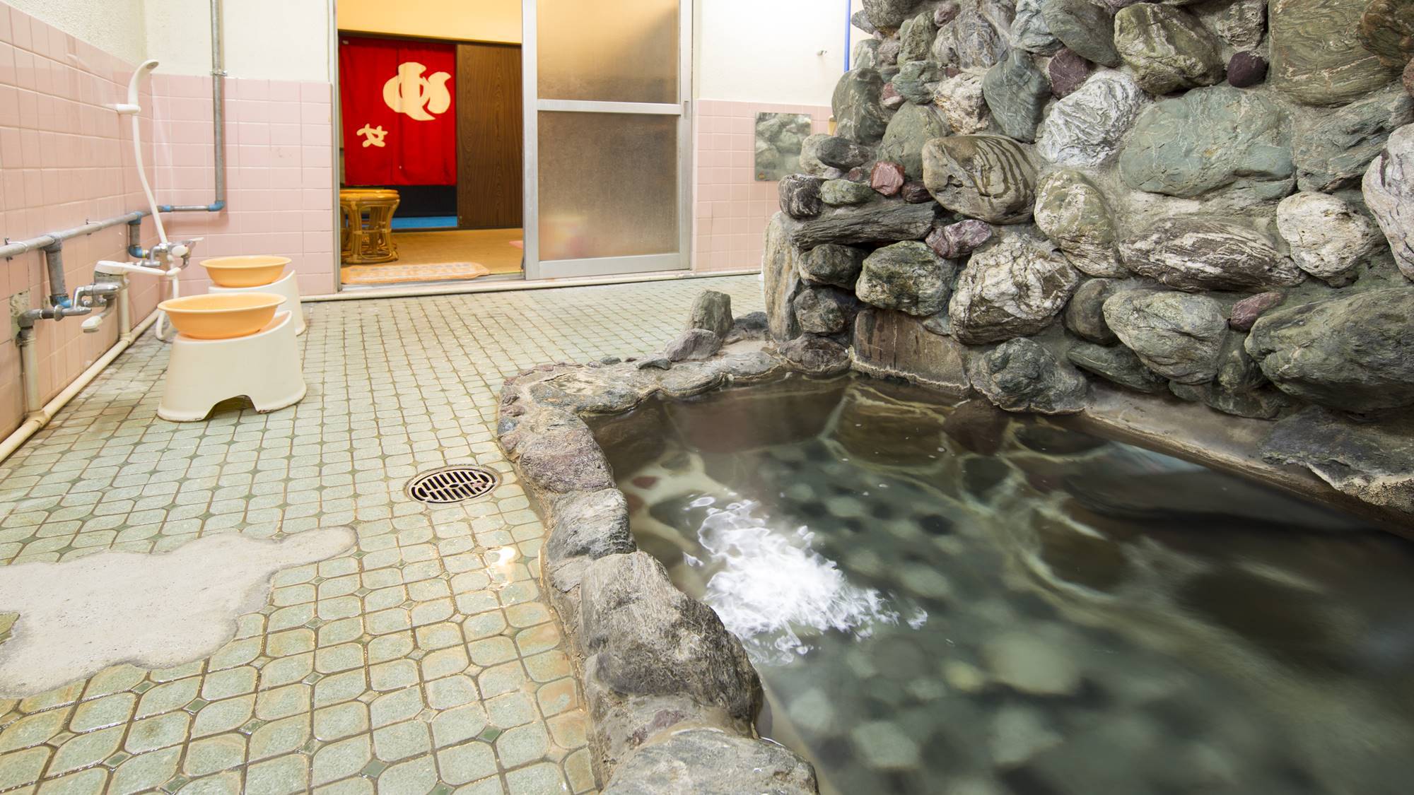 Yashio Onsen Onishi kanko Hotel Set in a prime location of Fujioka, Yashio Onsen Onishi kanko Hotel puts everything the city has to offer just outside your doorstep. The property features a wide range of facilities to make your stay