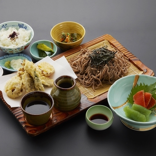 蕎麦定食（日帰り昼食付プランの食事一例）
