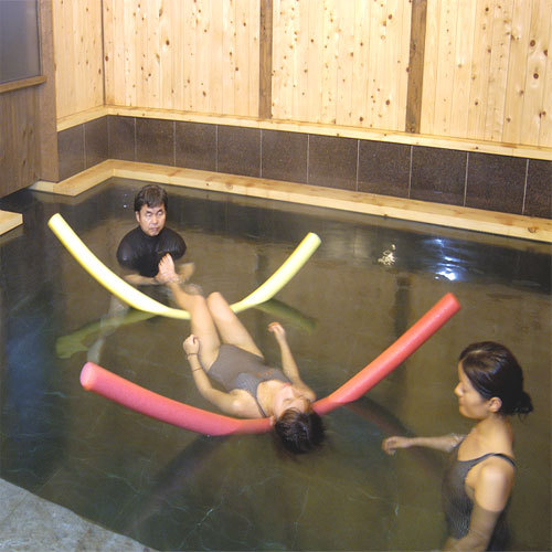 *温浴療法ワッツ／深さのある専用風呂での温泉リラクゼーションは当館ならでは！※別途お申し込み