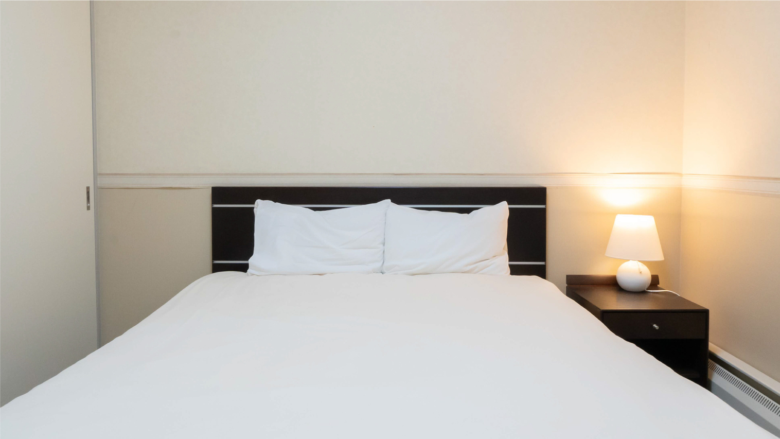 【和洋室ダブルルーム（ベッドルーム）】