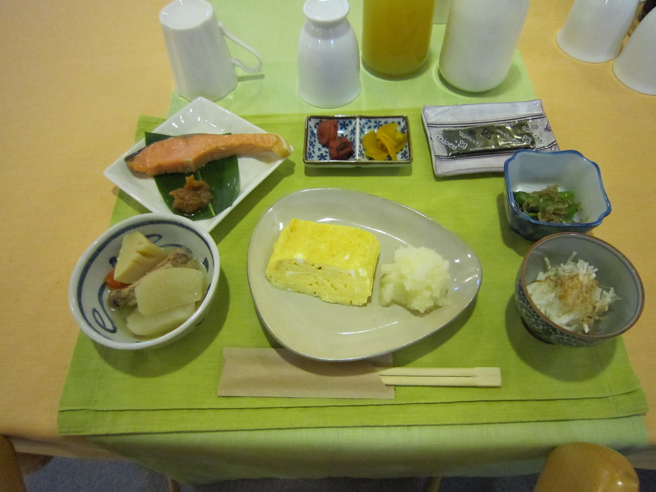 朝食