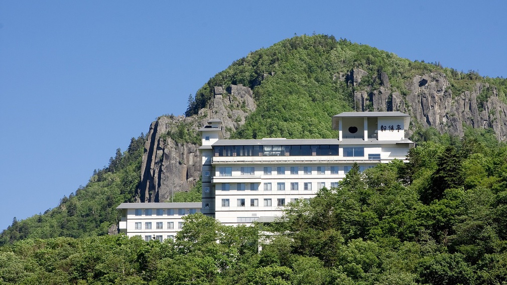 【外観】層雲峡の大自然を間近に感じられる絶景の温泉宿