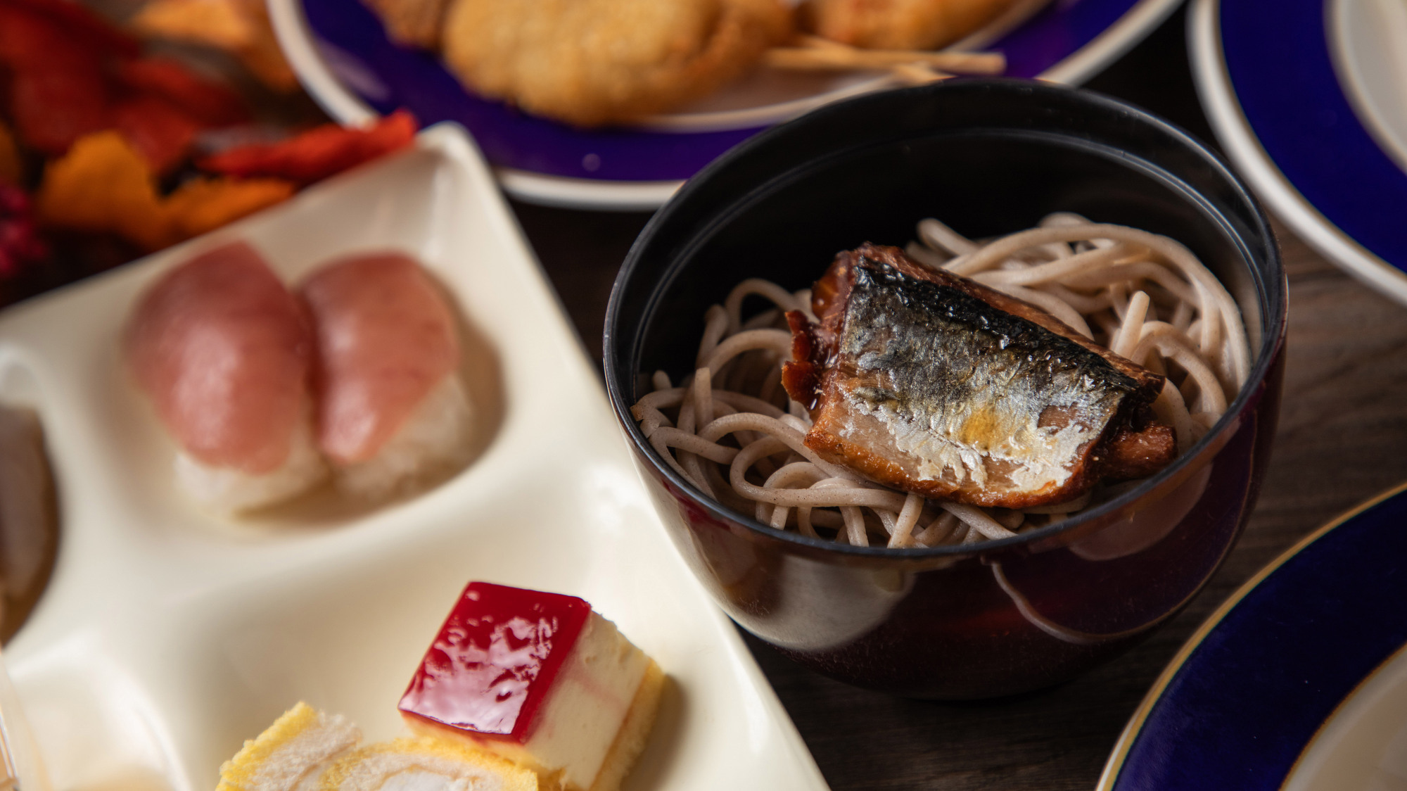 【夕食バイキング】ニシンの甘露煮・長ネギをのせ、そばつゆをかけて