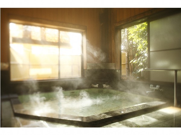 Shinshu Shimosuwa Onsen Gingetsu Set in a prime location of Nagano, Shinshu Shimosuwa Onsen Gingetsu puts everything the city has to offer just outside your doorstep. The property offers a wide range of amenities and perks to ensure 