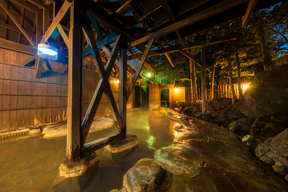 露天風呂（夜）