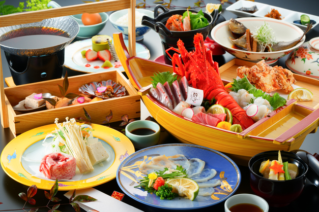 おおいた和牛とふぐの薄引き・豪快！伊勢海老の姿造り