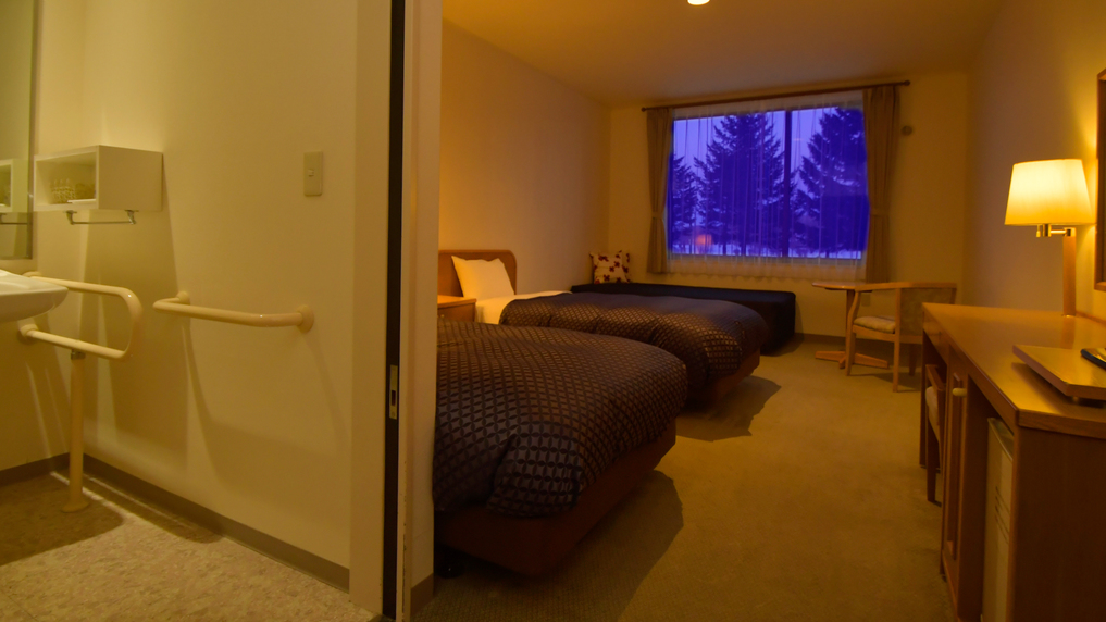 【ユニバーサルツイン】段差のないユニバーサルルームはベッドが2台ある1部屋限定の客室