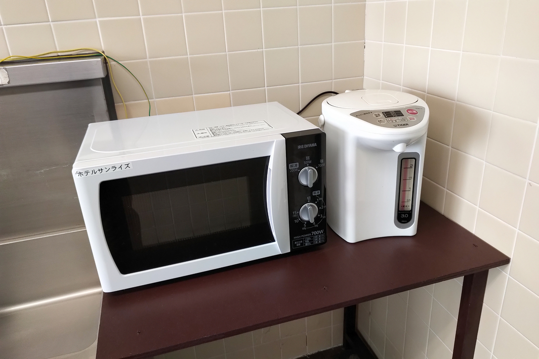 電子レンジと電気ポット