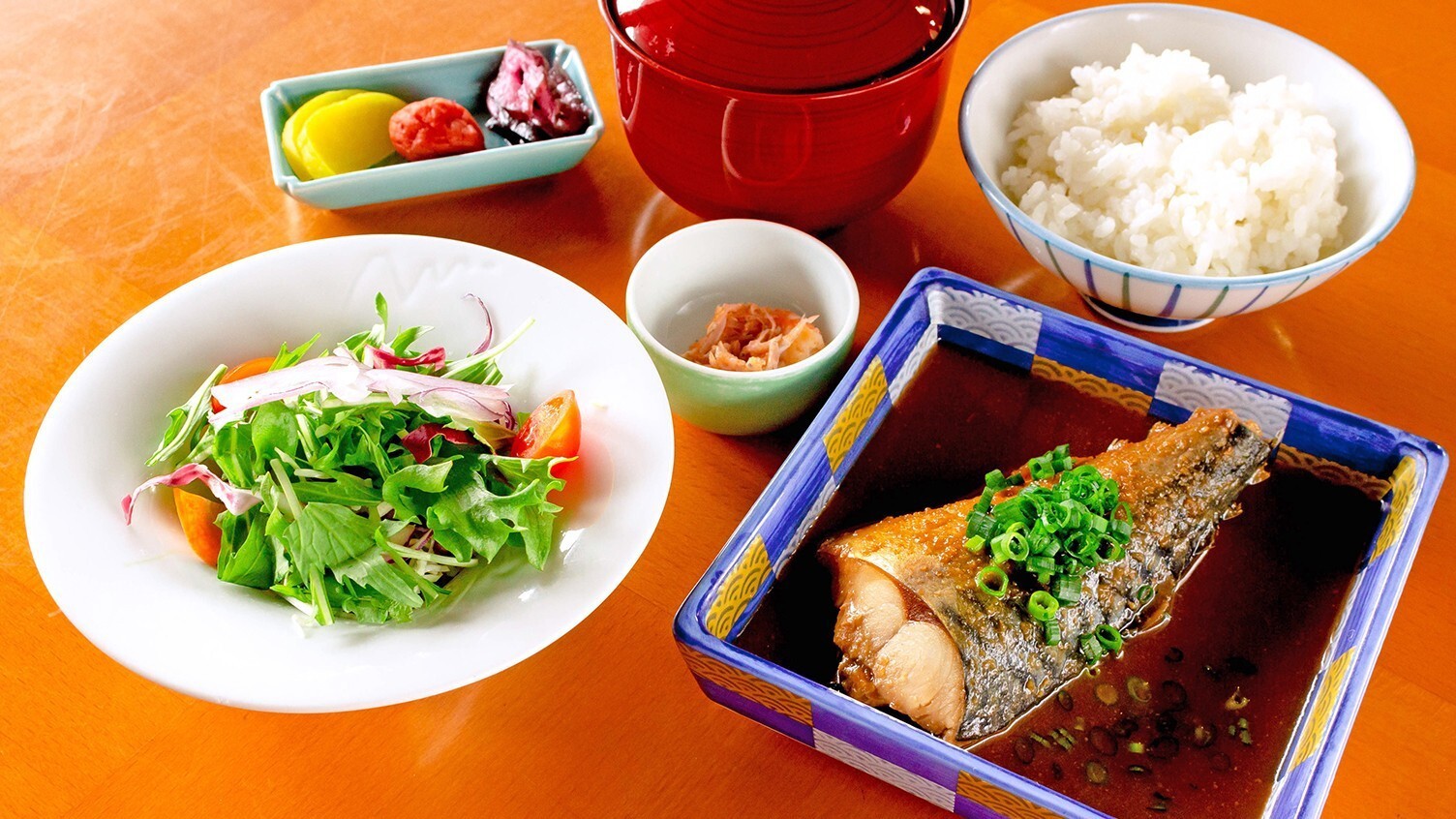 サバ味噌煮込み定食