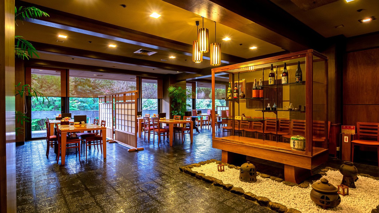 居酒屋「淙々亭」店内