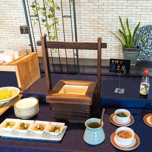 朝食