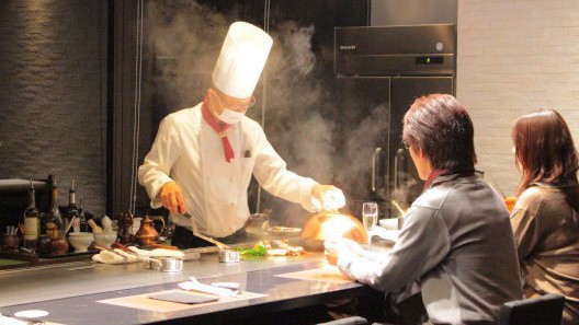 鉄板焼きレストラン「シャトーノアール」