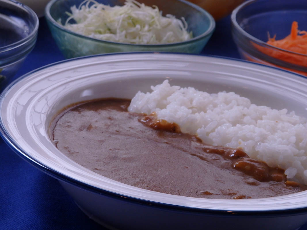 朝食の一番人気メニューである手作りカレー